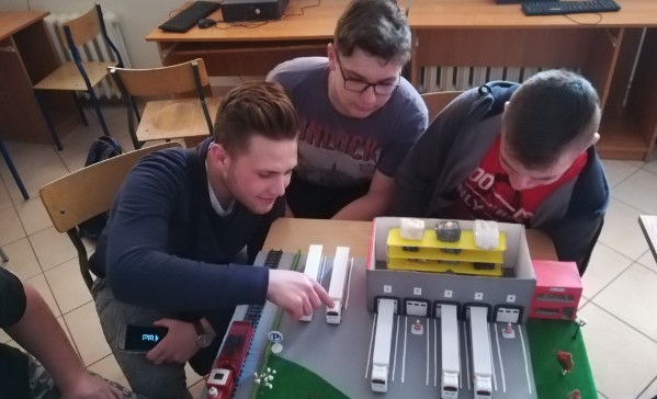 projekt1.2.jpg (82 KB)