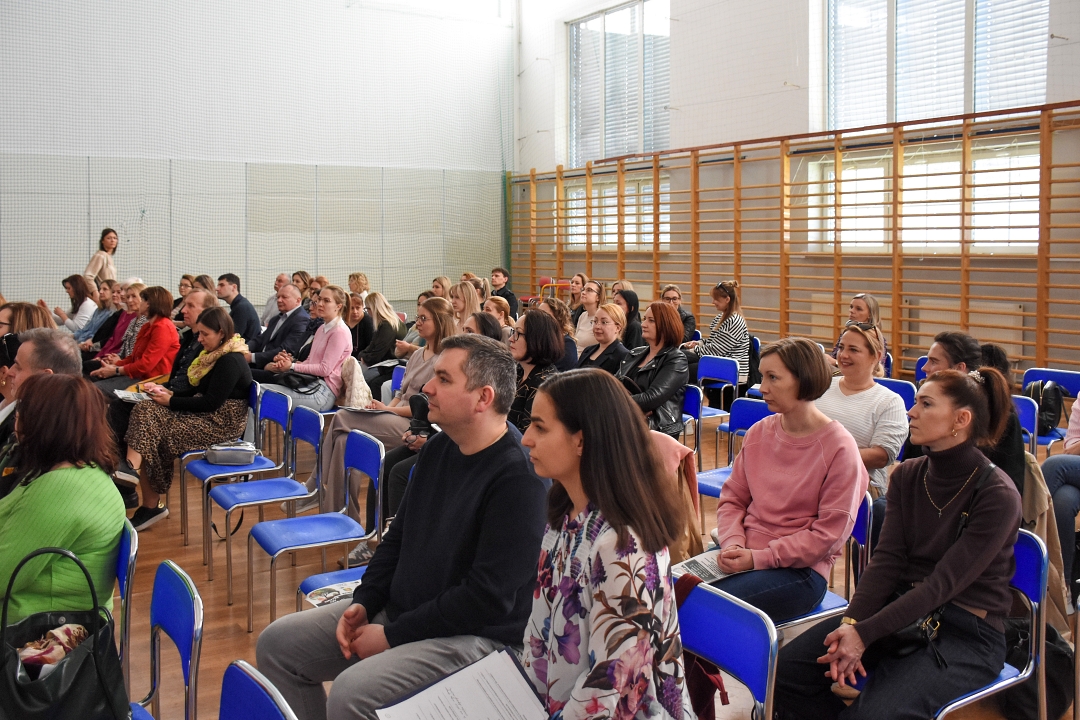 konferencja (4).jpg (694 KB)