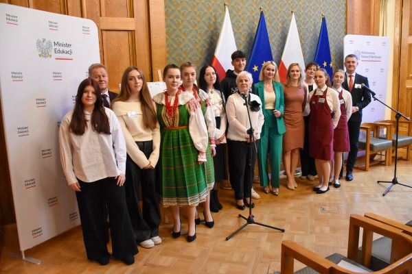 Ikona do artykułu: Uczniowie „Skłodowskiej” na podium konkursów zorganizowanych przez Krajowe Stowarzyszenie Pomocy Szkole