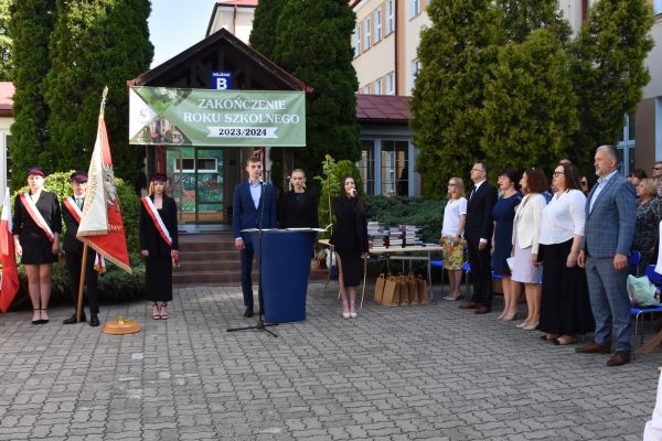 Ikona do artykułu: 2918 uczniów uczących się w szkołach prowadzonych przez Powiat Wyszkowski zakończyło rok szkolny 2023/2024!