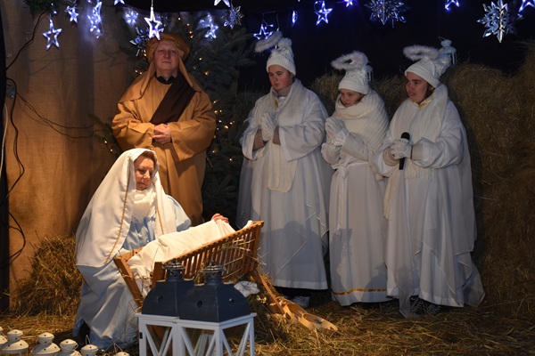 Ikona do artykułu: Jubileuszowe plenerowe jasełka Zespołu Szkół Specjalnych w Brańszczyku